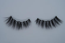 Load image into Gallery viewer, Magnetic Eyelashes - Talia
